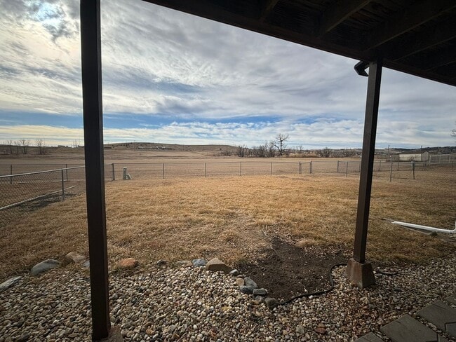 Building Photo - 3 BEDROOM | 2 BATH | GARAGE | SOUTH