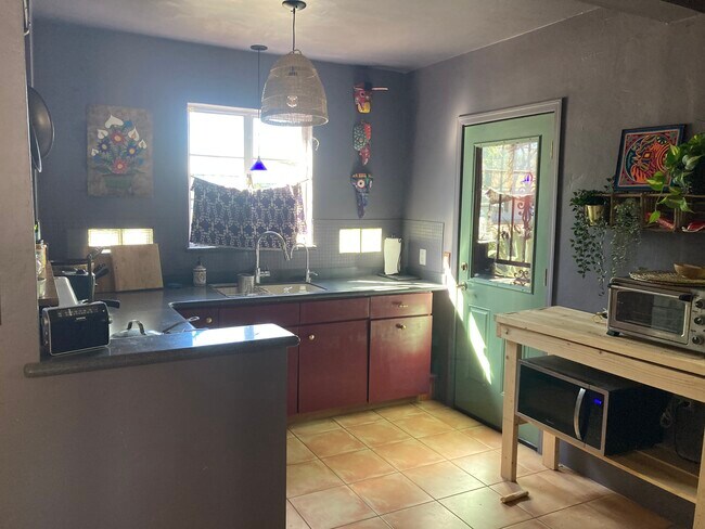 Building Photo - 4219 E Oxford Dr