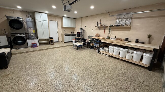Foto del edificio - 7230 Parkside Pl