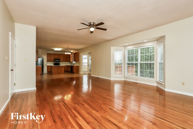 Foto del edificio - 5672 Briarwood Estates Dr
