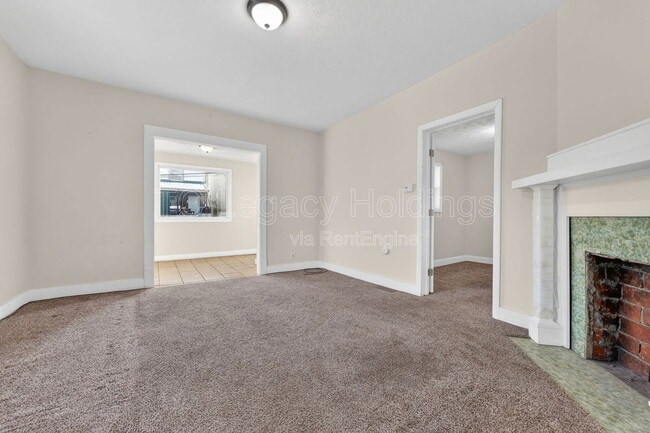 Building Photo - 388 Broaddus Ave