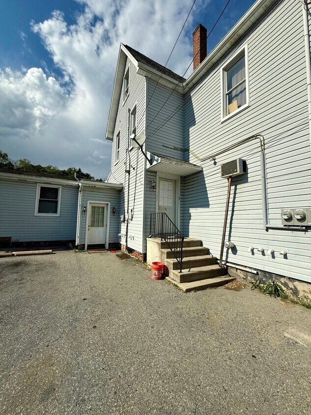 Foto principal - 145 Spring Valley Rd