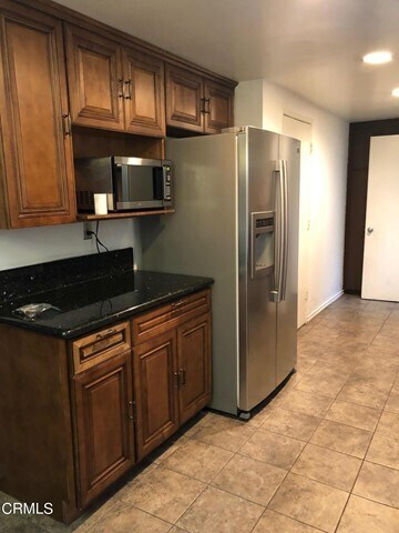 Foto del edificio - 327 E Live Oak St