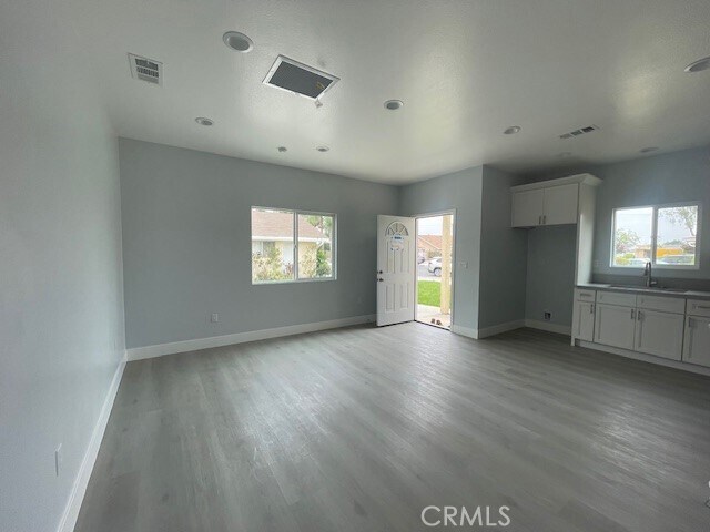 Foto del edificio - 8744 Fillmore Cir