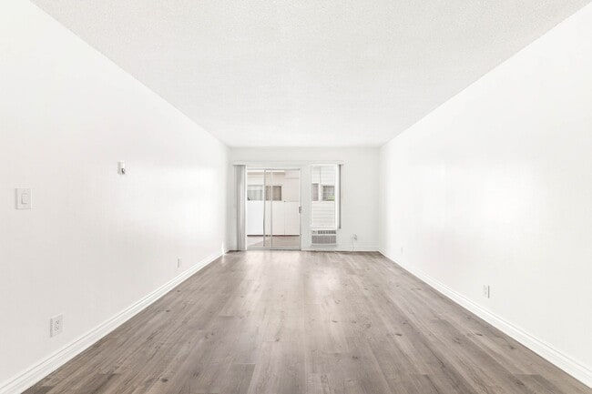 Interior Photo - Burton Almont