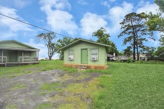 Building Photo - 17111 River Rd