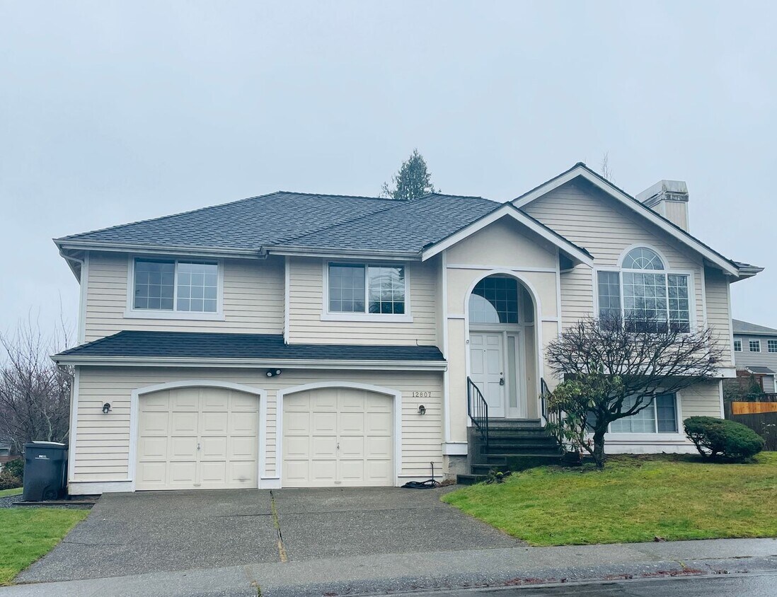 5bd/3ba Kirkland Home - 5bd/3ba Kirkland Home