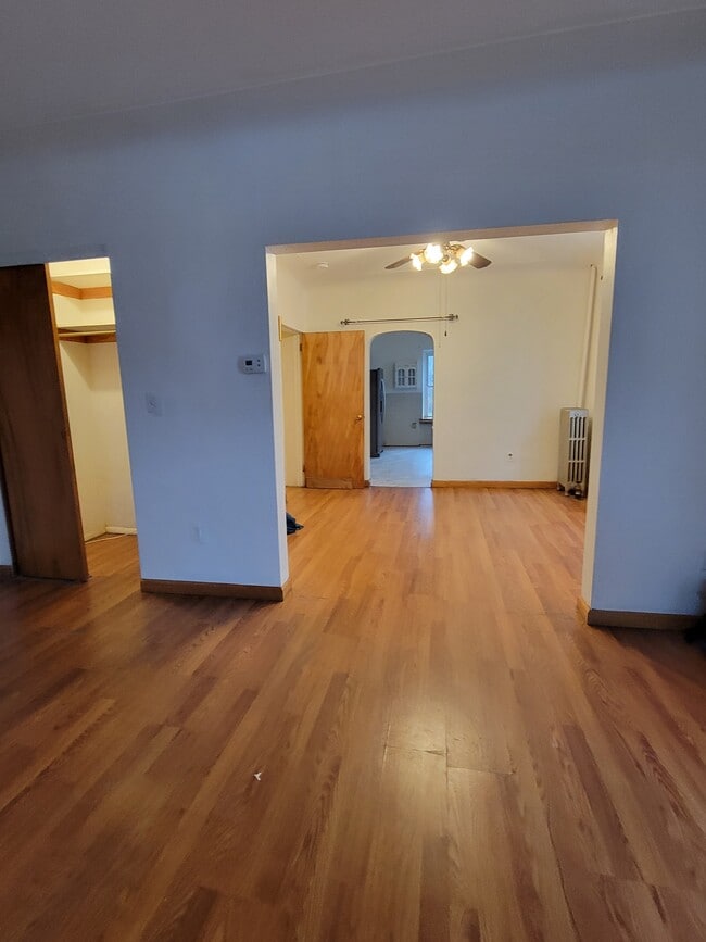 Building Photo - 538 Breck St