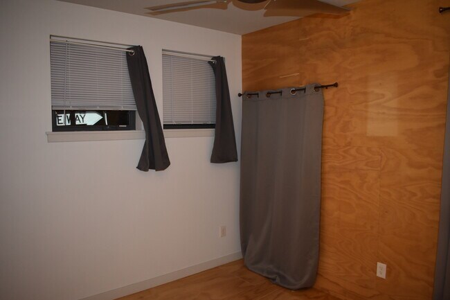 Master Bed - 110 W Thompson St