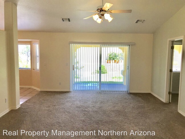 Building Photo - 3 br, 2 bath House - 2102 Ridgeview Rd.