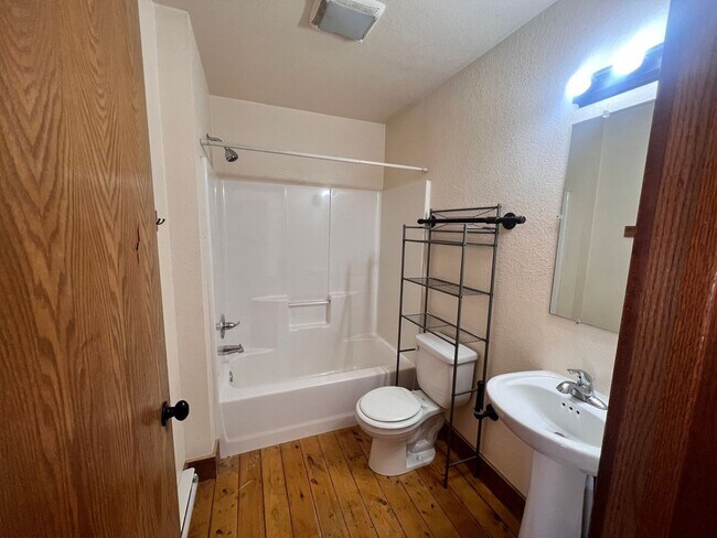 Foto del edificio - 938 St Joe St