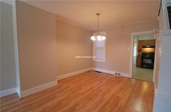 Foto del edificio - 429 E Frankford St