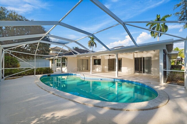 Foto del edificio - 18799 Rio Vista Dr