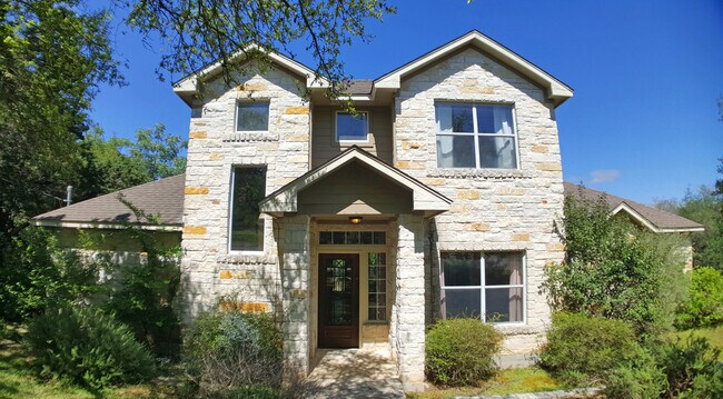 Foto del edificio - Secluded Hill Country home on huge lot!  Gorgeous home in tranquil setting!