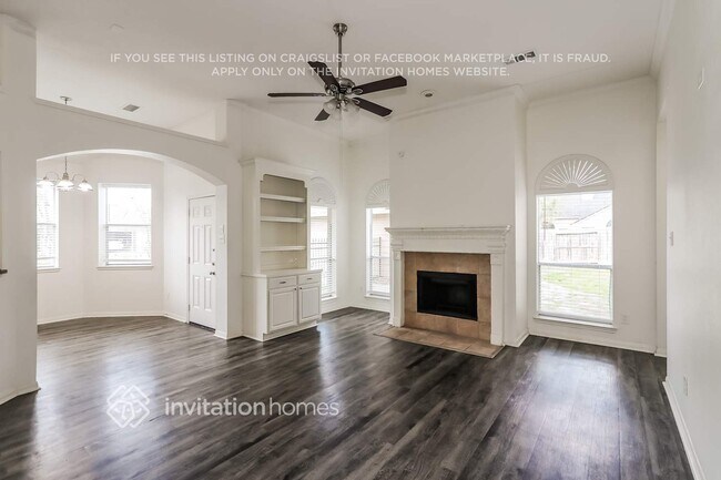 Foto del edificio - 16242 Haden Crest Ct