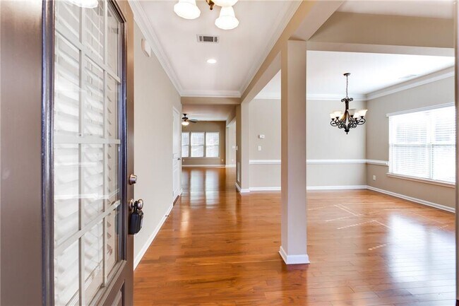 Foto del edificio - 7245 Rocking Horse Ln