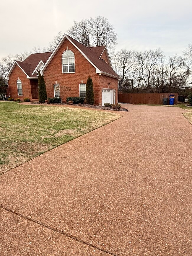 Foto del edificio - 129 Thoroughbred Way