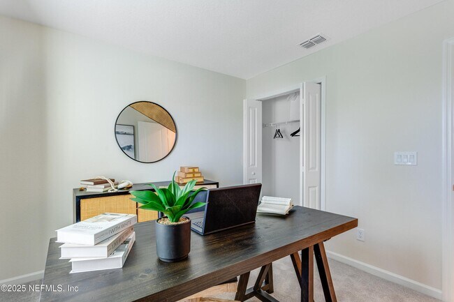 Foto del edificio - 542 Holly Lakes Dr