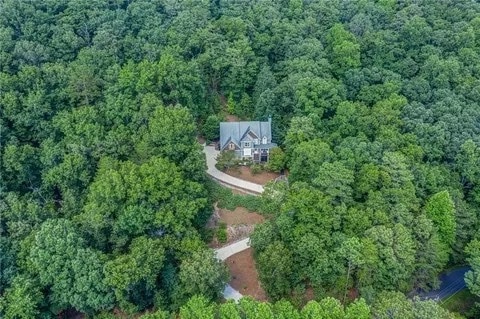 Building Photo - Room in House on Hillside Dr