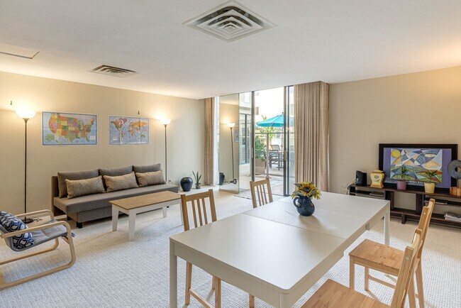 Foto del edificio - 939 Coast Blvd