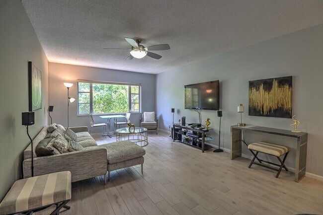 Foto del edificio - 5840 NE 22nd Way