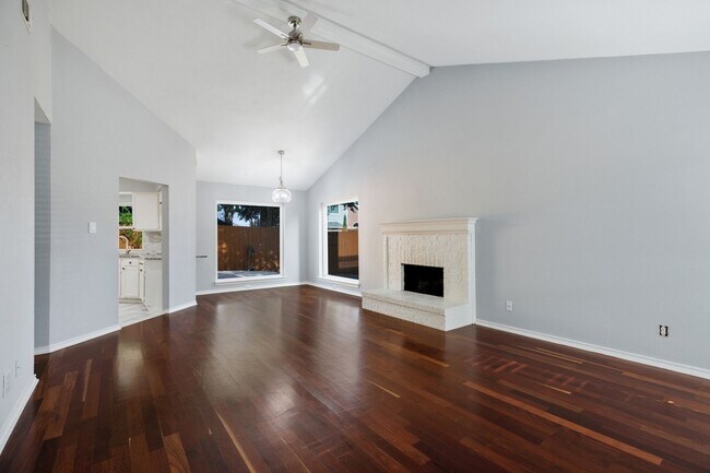 Foto del edificio - 128 Overbrook Dr