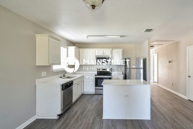 Foto del edificio - 3 Bedroom Pet-Friendly Home in San Antonio, TX with Main Street Renewal