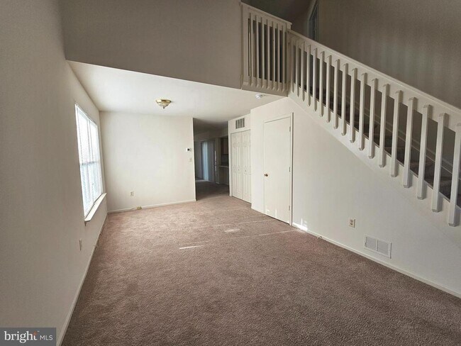 Foto del edificio - 38 Heatherfield Way