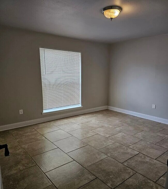 Foto del edificio - 44154 Simpson Pl