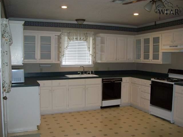 Building Photo - 606 Sycamore Dr