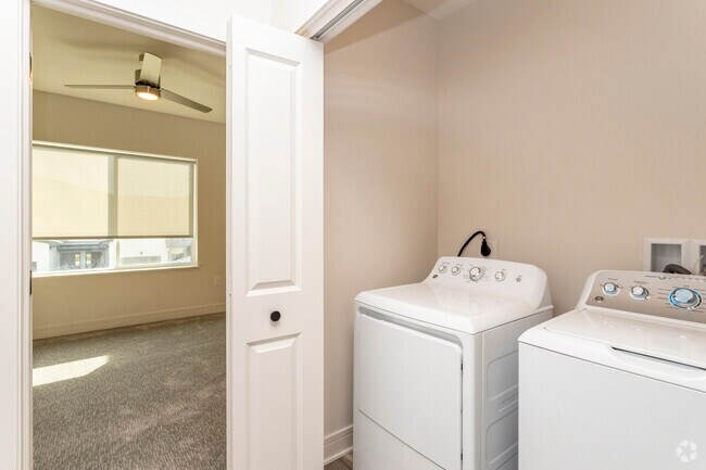 2BR, 2.5BA - Thrive - EVO Townhomes & Apartments