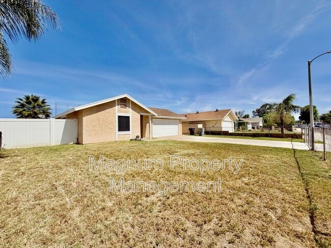 Building Photo - 132 E Bowen Rd