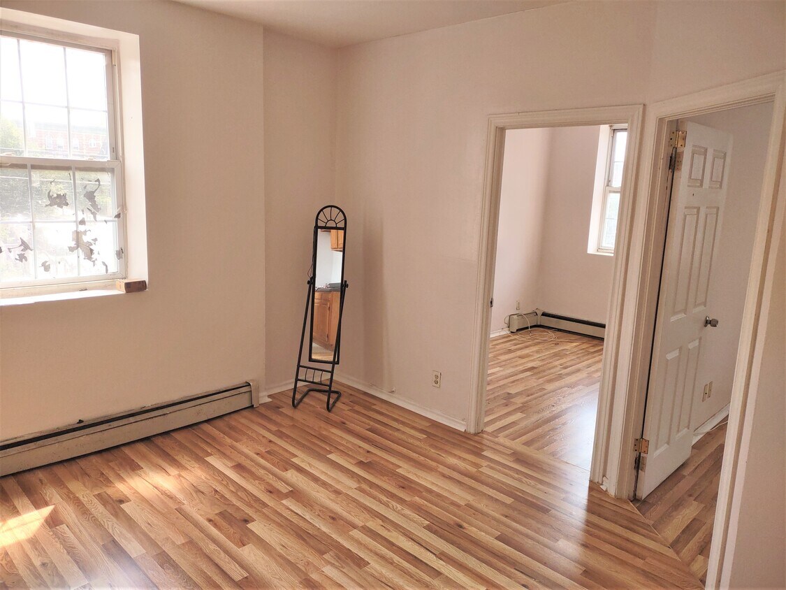 903 Glenmore Ave Unit 2, Brooklyn, NY 11208 Apartments in Brooklyn