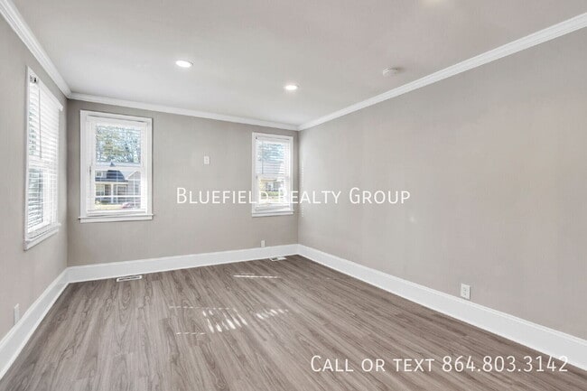 Building Photo - 25 Celand St