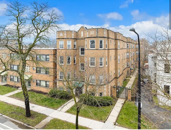 Foto del edificio - 7664 S South Shore Dr