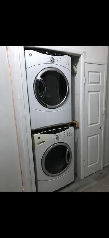 Building Photo - 1285 E 37th St