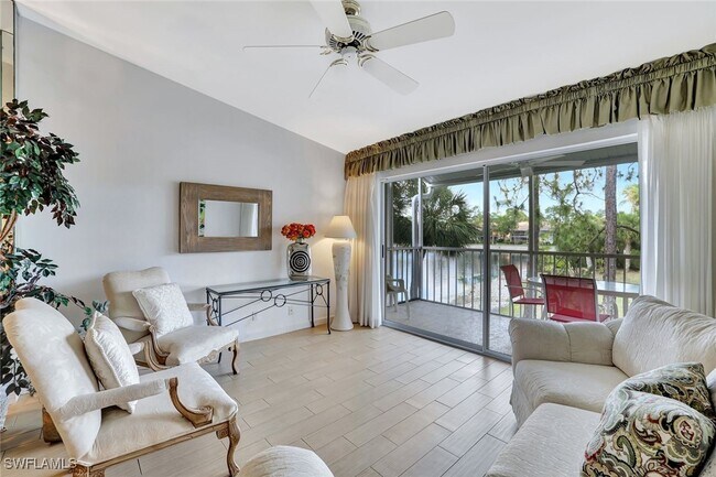 Foto del edificio - 2420 Hidden Lake Dr