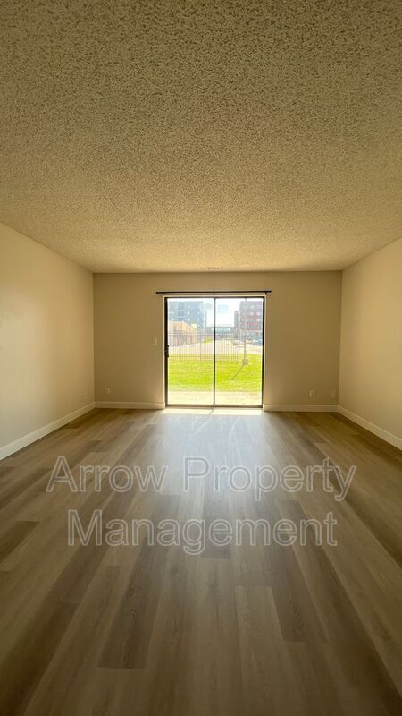Foto del edificio - 2340 N 44th St
