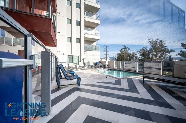 Foto del edificio - Luxury Two-Bedroom in North Hollywood – On...