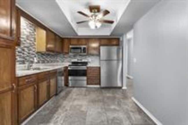 Foto del edificio - 606 NW Valleybrook Rd