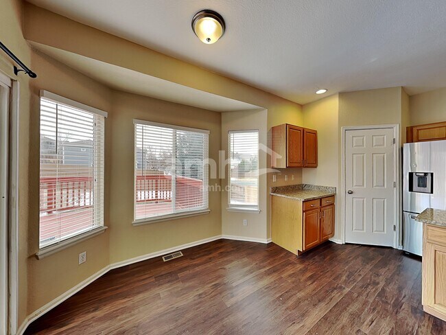 Foto del edificio - 10550 Mount Columbia Pl