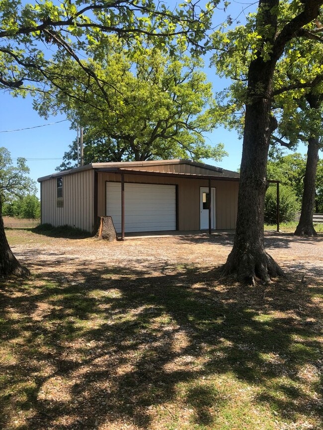 Building Photo - 421 SE 10th