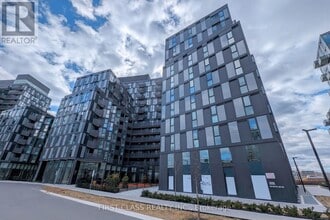 Building Photo - 30 Tretti Wy