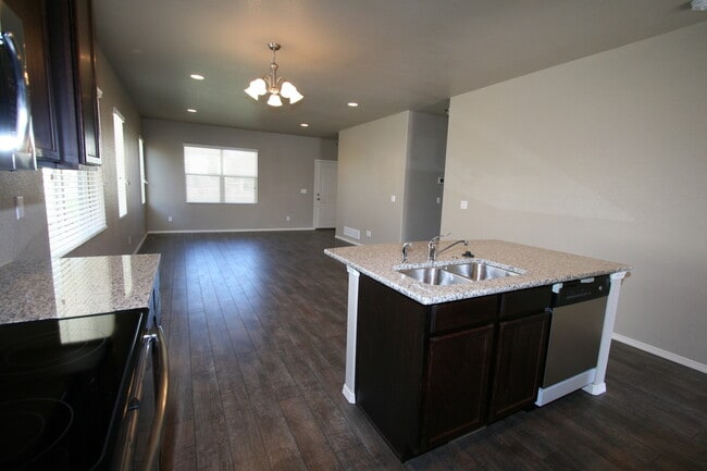 Building Photo - Main level living home in Indigo Ranch!