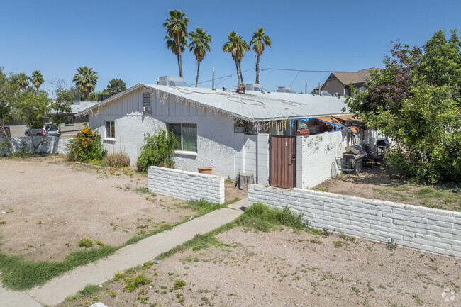 Building Photo - Desert View