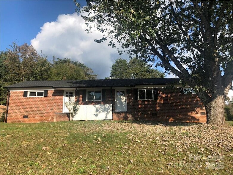 Foto principal - 849 Crestway Dr