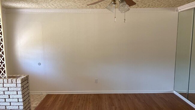 Foto del edificio - 1904 Forest Hills Dr