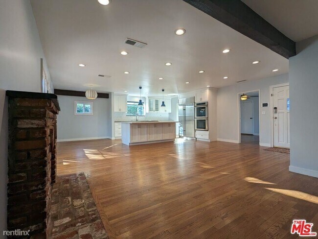 Building Photo - 3 br, 1.5 bath House - 6442 Royer Ave