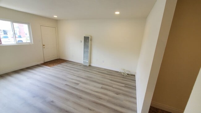 Building Photo - 5333 Hyde St