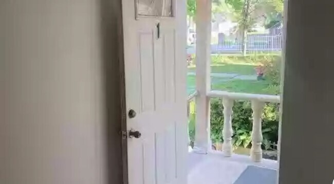 Foto del edificio - 310 Crown Ave